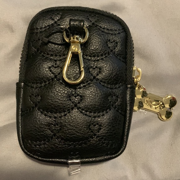Betsy Johnson PET Black Crossbody - Picture 3 of 10
